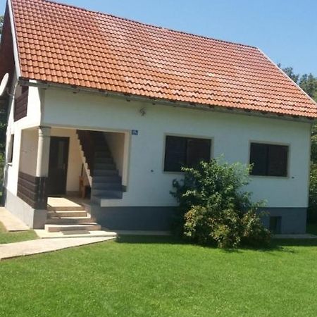 Апартаменты Apartman Filip Смолянац Экстерьер фото